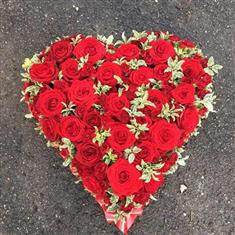 Red rose heart