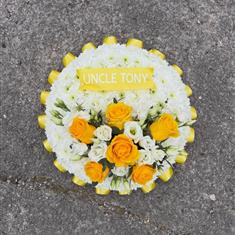 Yellow and white based posy pad